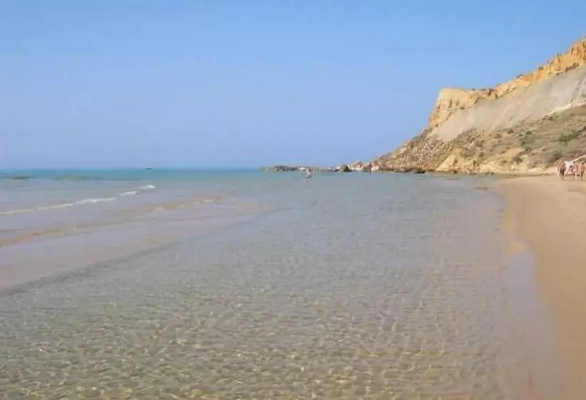 ホテル Puntamajata