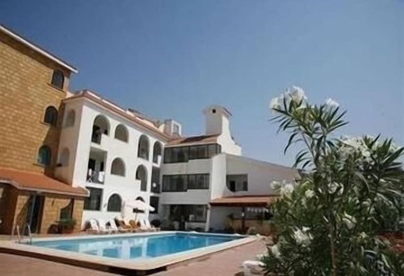 Отель Puntamajata