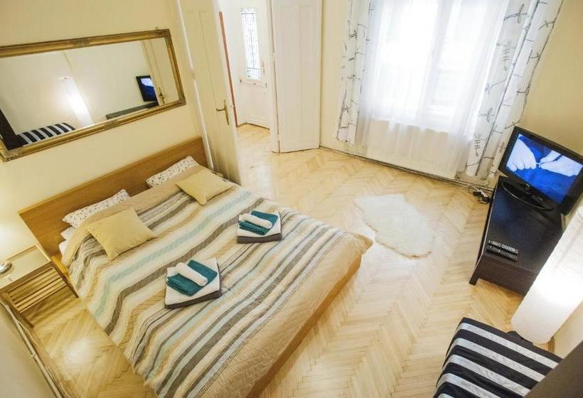 乡村酒店  Piano Apartment