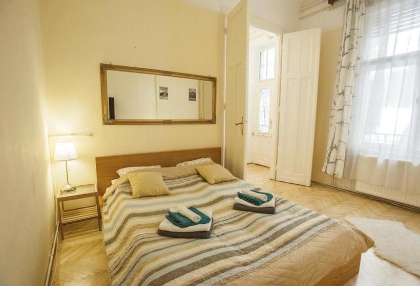 乡村酒店  Piano Apartment