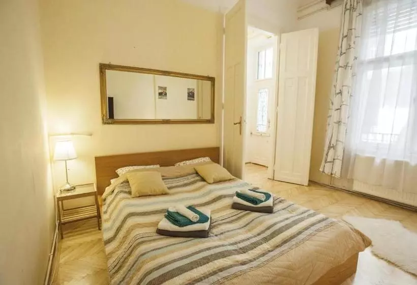 乡村酒店  Piano Apartment