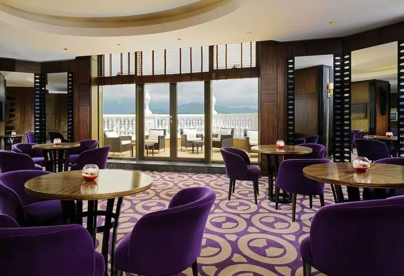 هتل Sheraton Batumi