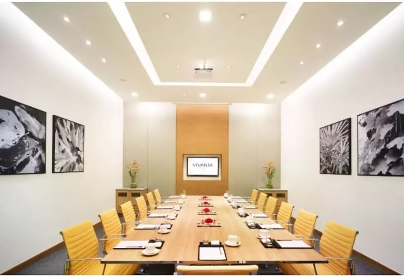 Отель Vivanta Kolkata Em Bypass