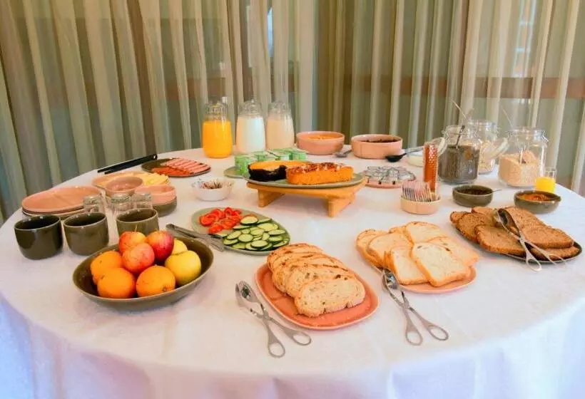 Wot Sintra Sarrazola