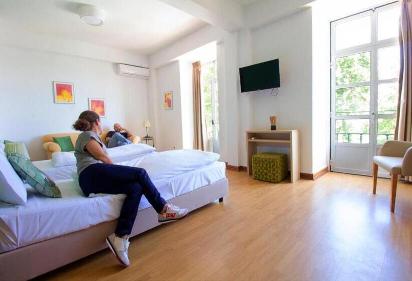 Wot Sintra Sarrazola