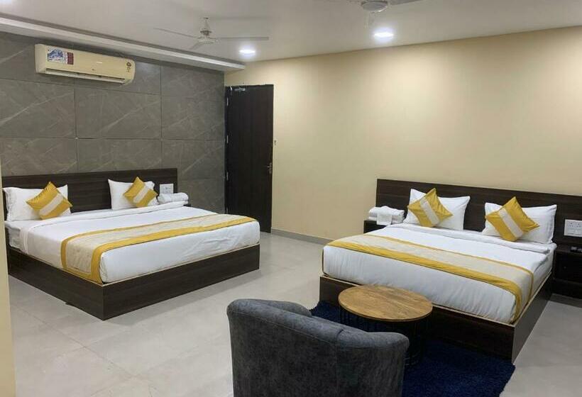 ホテル Padmawati Grand