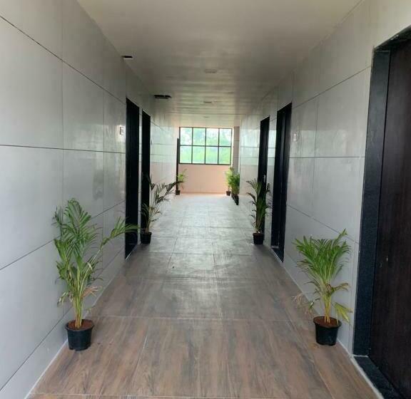 ホテル Padmawati Grand