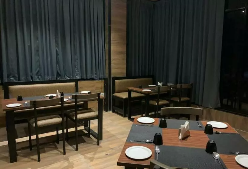 ホテル Padmawati Grand