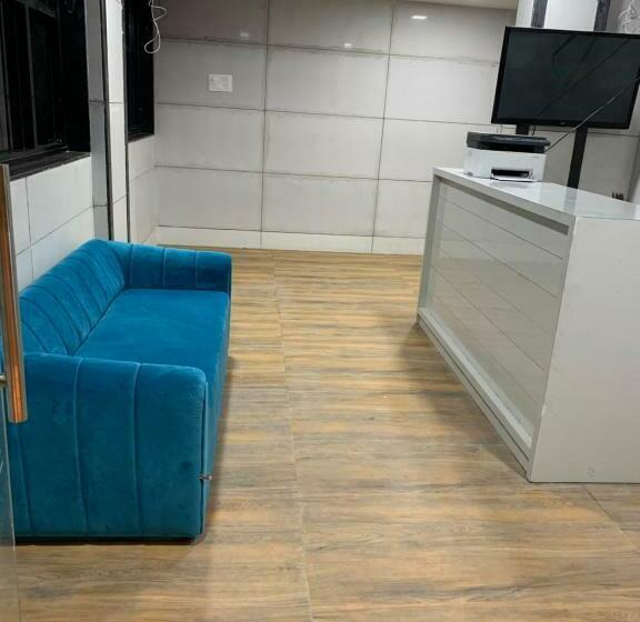 ホテル Padmawati Grand