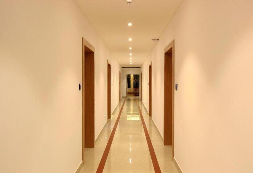 فندق Raas Residency