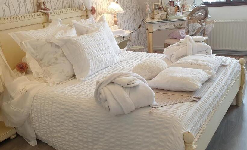 Bed and Breakfast Marie La Fée Endormie,  Breizh Buffet  & Balnéo