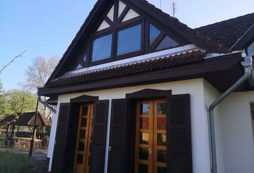 Aamiaismajoitus (B&B) Vadvirág Panzió