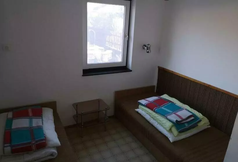 Aamiaismajoitus (B&B) Vadvirág Panzió