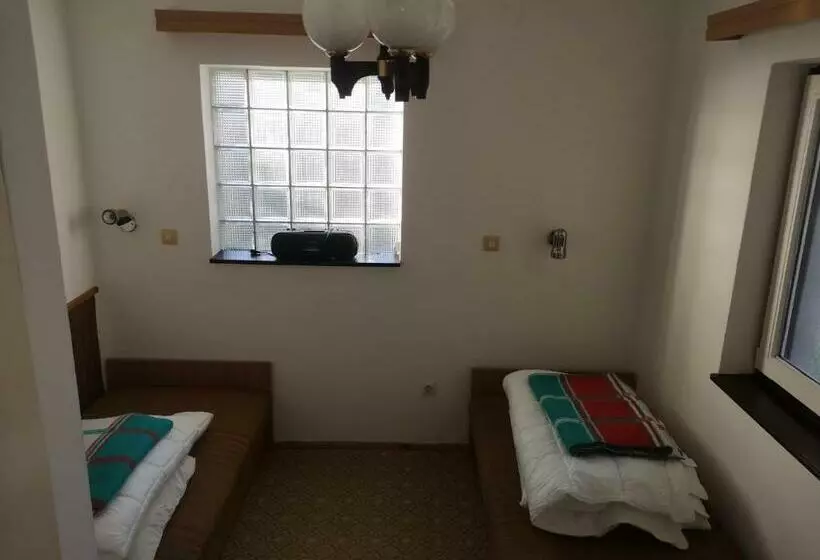 Aamiaismajoitus (B&B) Vadvirág Panzió