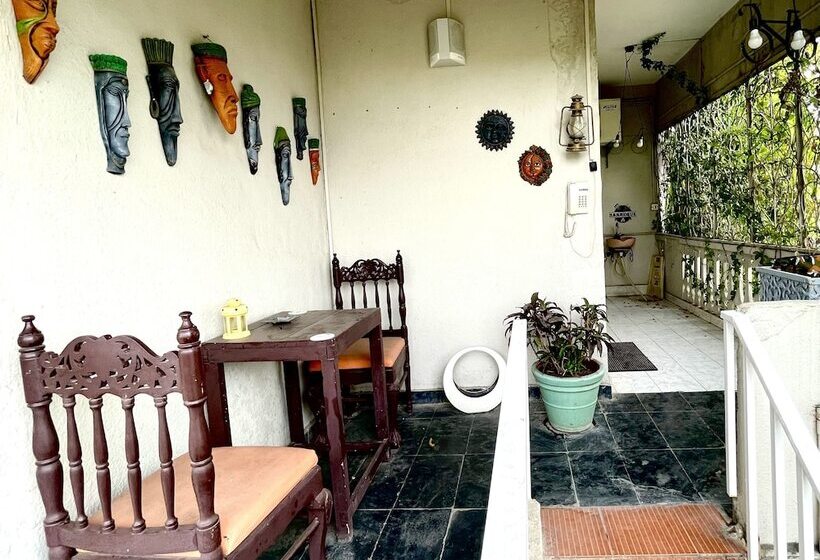 בית מלון כפרי Kakaku The Guest House