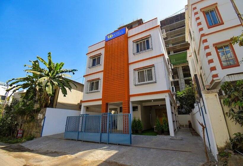 Отель Fab Fortune Suites