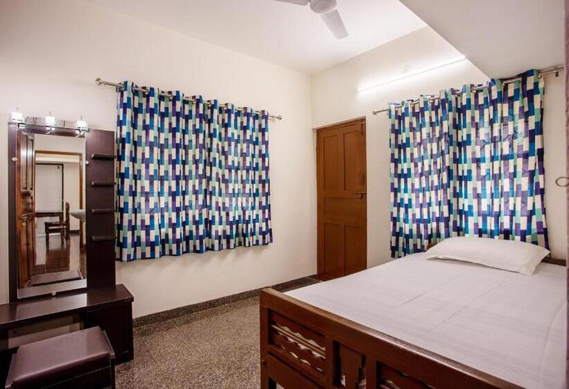 פנסיון Whiteboard Homes Siolim