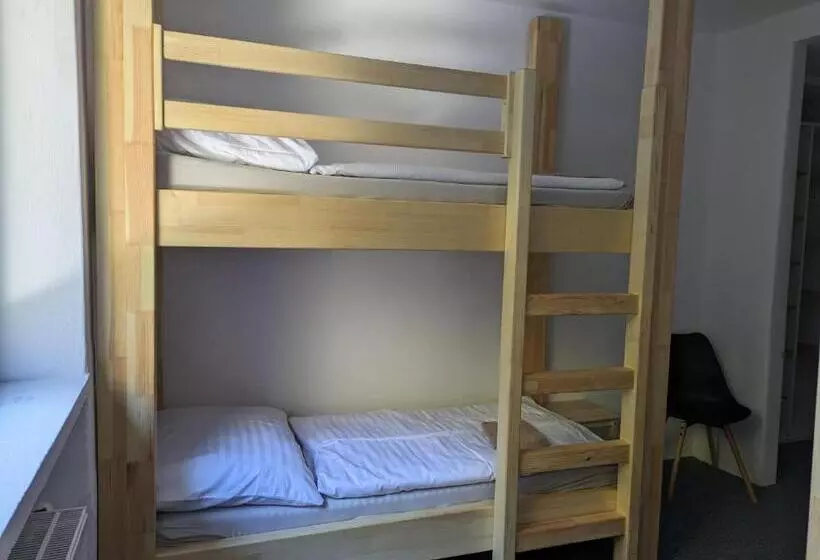 Retkeilymaja Chata   Dom Horskej Služby Jasna