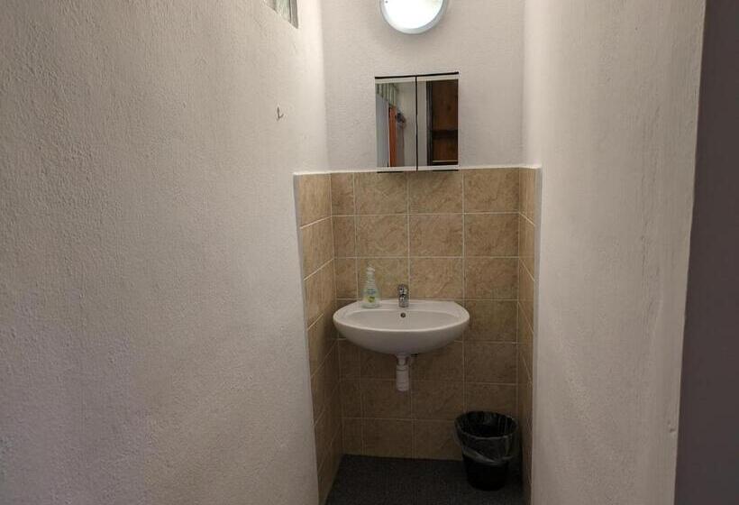 فندق صغير Chata   Dom Horskej Služby Jasna