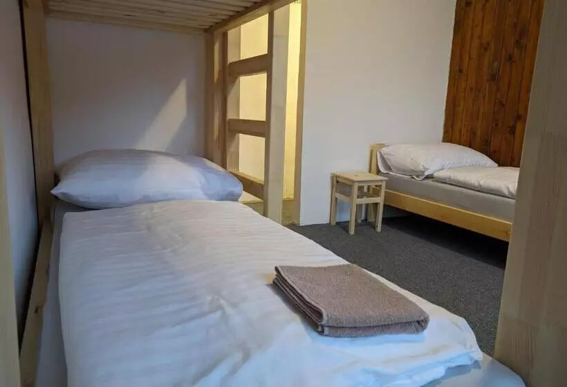 Retkeilymaja Chata   Dom Horskej Služby Jasna