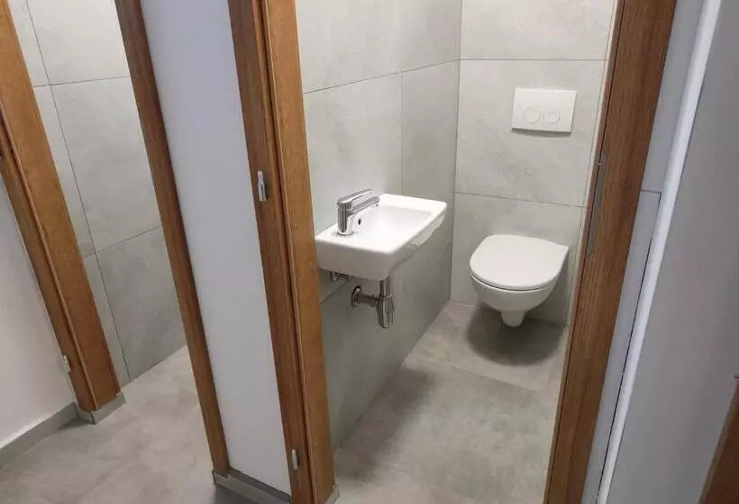 Retkeilymaja Chata   Dom Horskej Služby Jasna