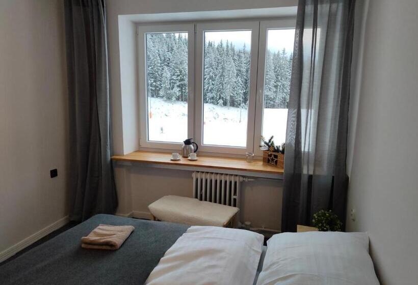 فندق صغير Chata   Dom Horskej Služby Jasna