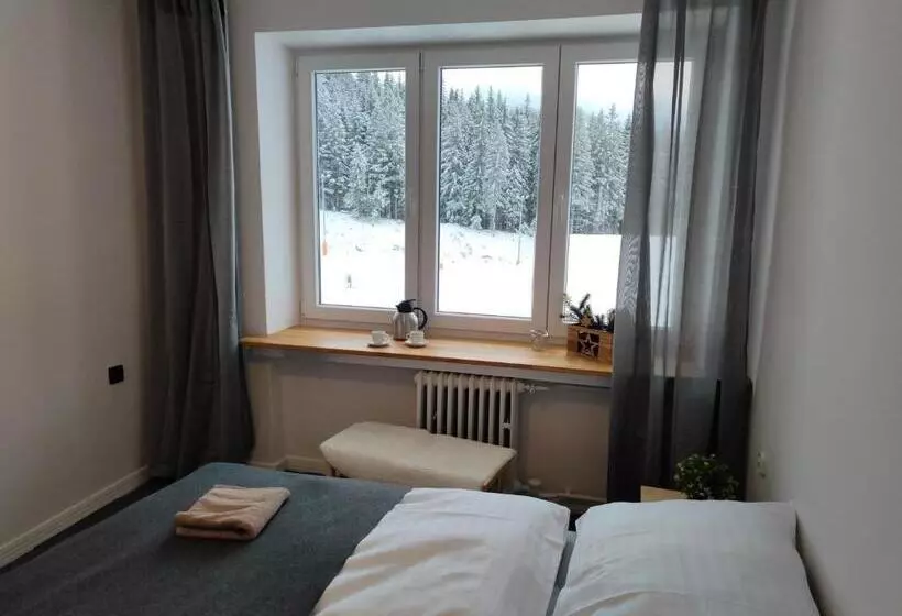 Retkeilymaja Chata   Dom Horskej Služby Jasna