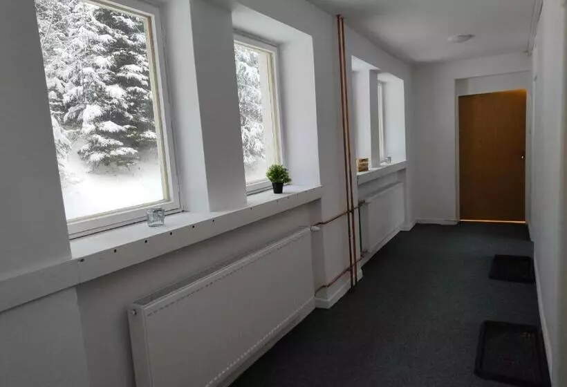 Retkeilymaja Chata   Dom Horskej Služby Jasna