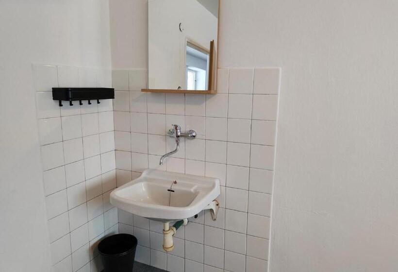 فندق صغير Chata   Dom Horskej Služby Jasna