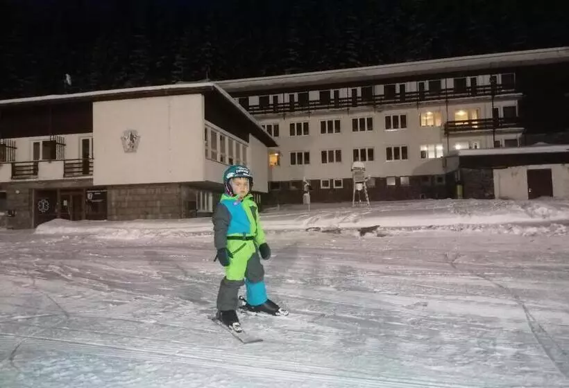 Retkeilymaja Chata   Dom Horskej Služby Jasna