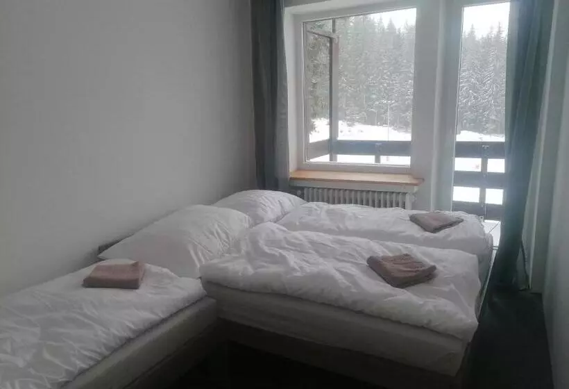 Retkeilymaja Chata   Dom Horskej Služby Jasna