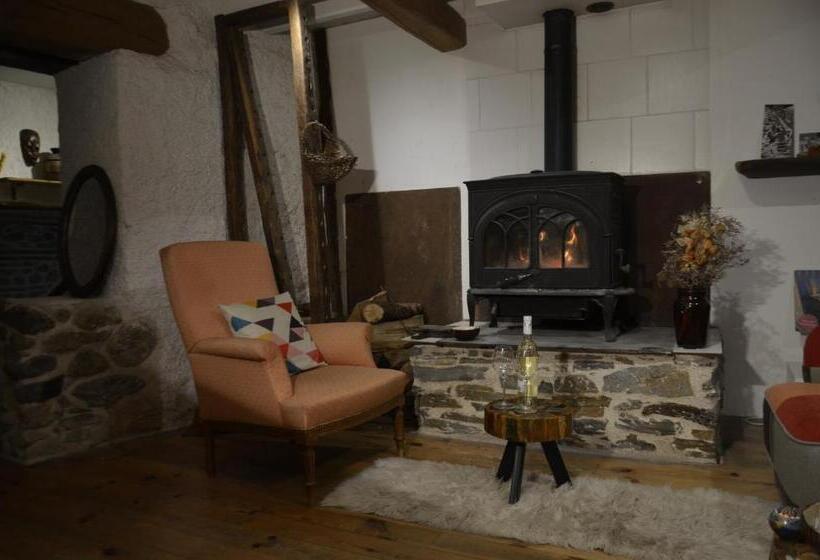 ベッドアンドブレックファースト Chambres D Hôtes Les Chatougoulis