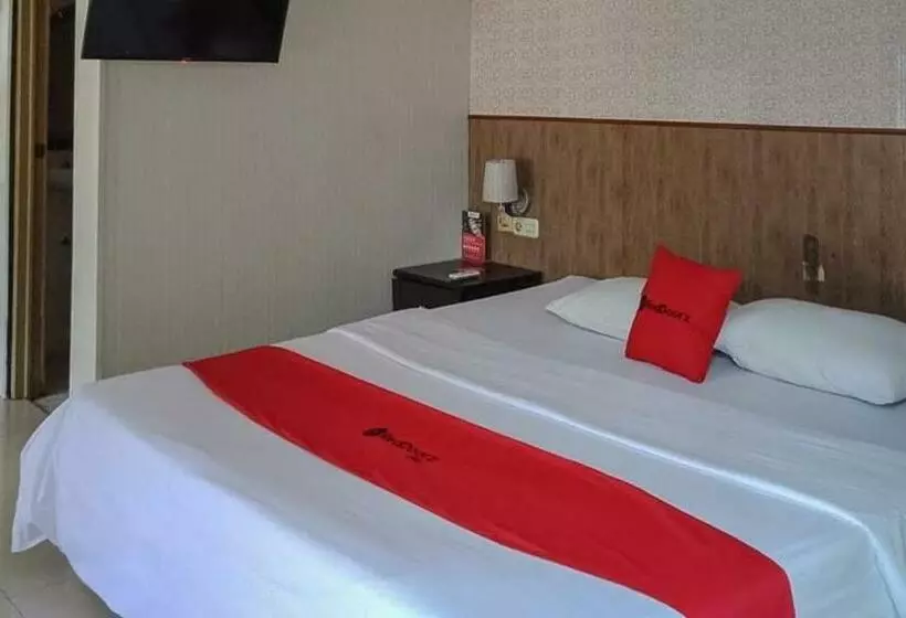 ホテル Reddoorz @ Sorong City Center