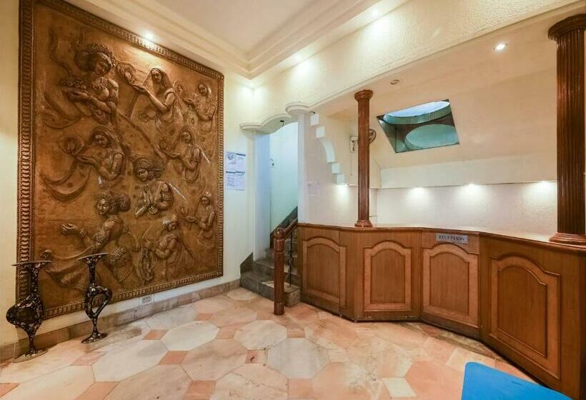 Hotell Capital O 84581 The Prestige Tridev