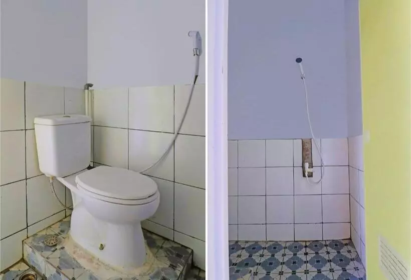 Hotelli Oyo 90809 Homestay Black Pink Merah Jambu