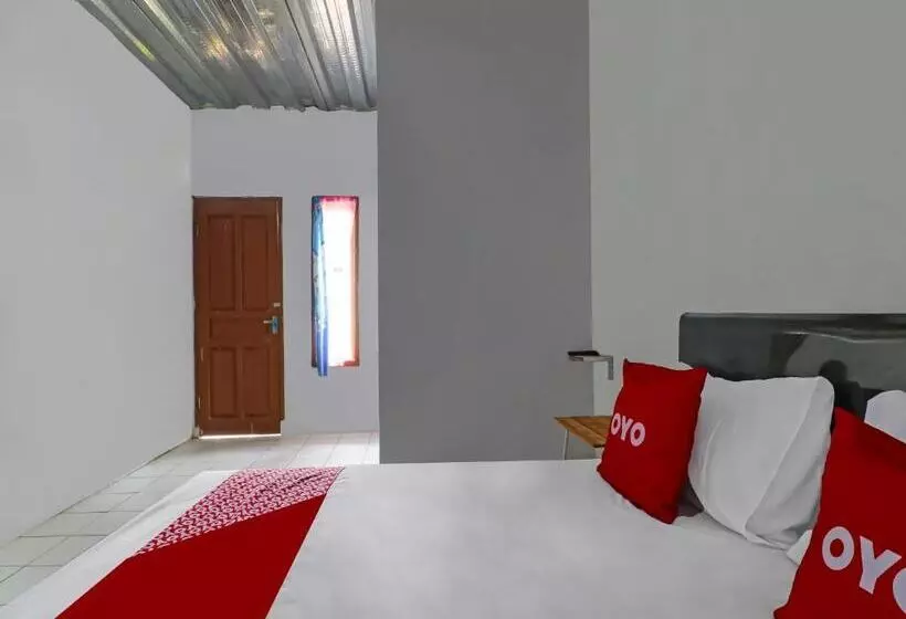 Hotelli Oyo 90809 Homestay Black Pink Merah Jambu