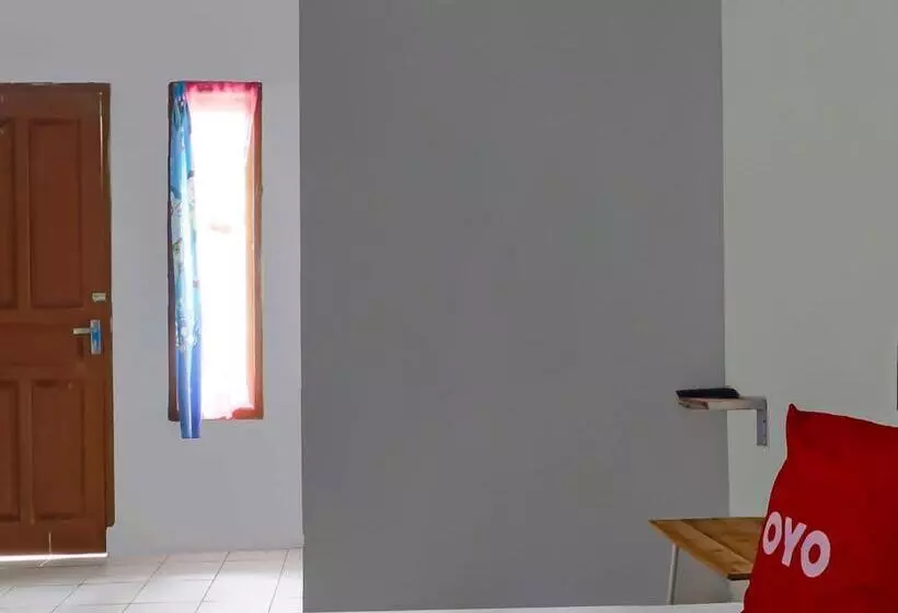 Hotelli Oyo 90809 Homestay Black Pink Merah Jambu