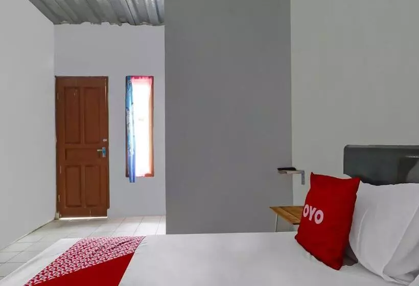 Hotelli Oyo 90809 Homestay Black Pink Merah Jambu