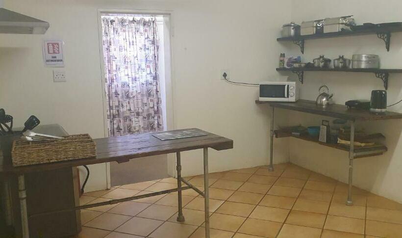 호텔 Berlouri Guest House