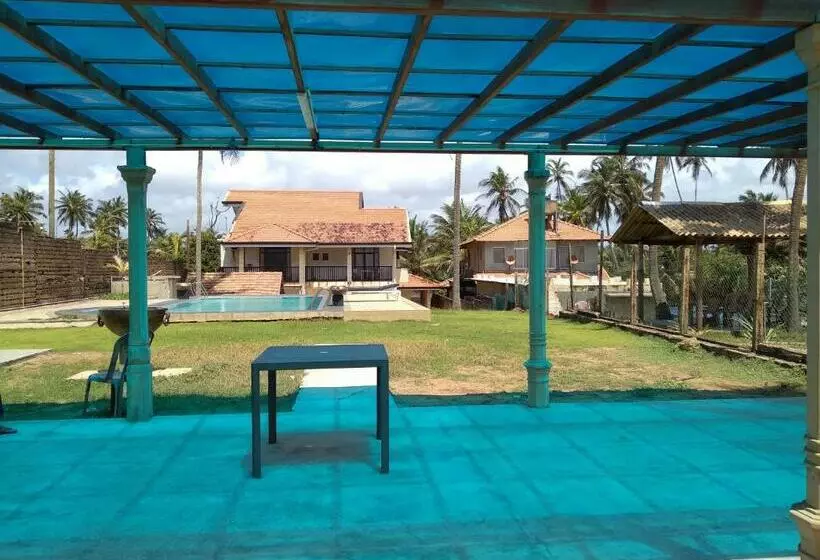 ホテル Pamunu Beach Resort