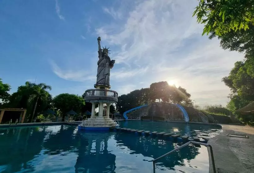 Libertyland Waterpark Resort By Cocotel