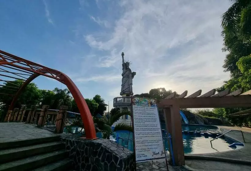 Libertyland Waterpark Resort By Cocotel