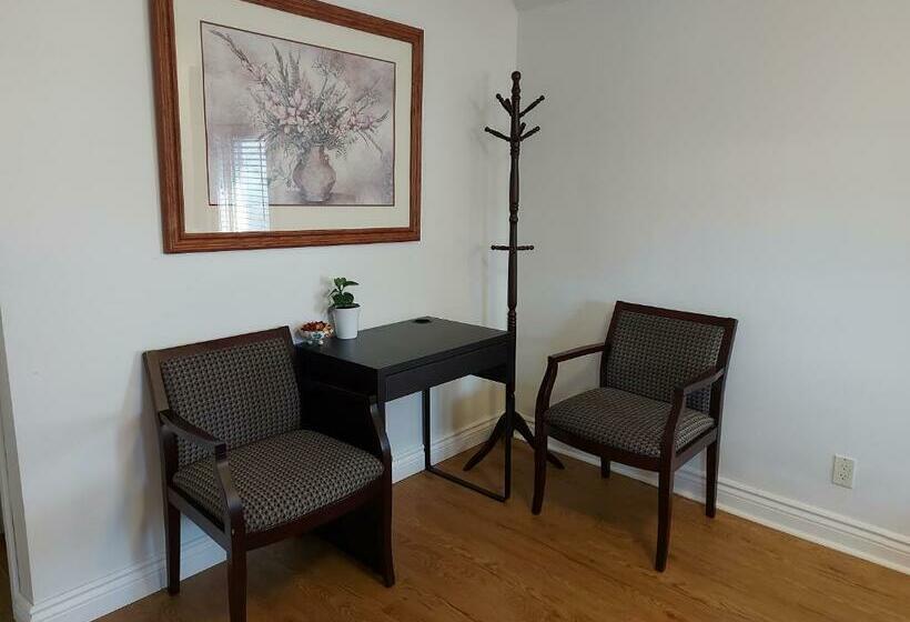 Bed and Breakfast Entire 2nd Floor, Private Entrance, 3bds & 2baths, Niagara Falls