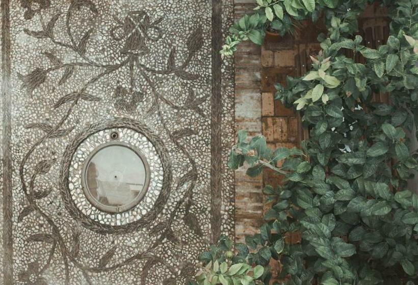 هاستل Fery & Nico