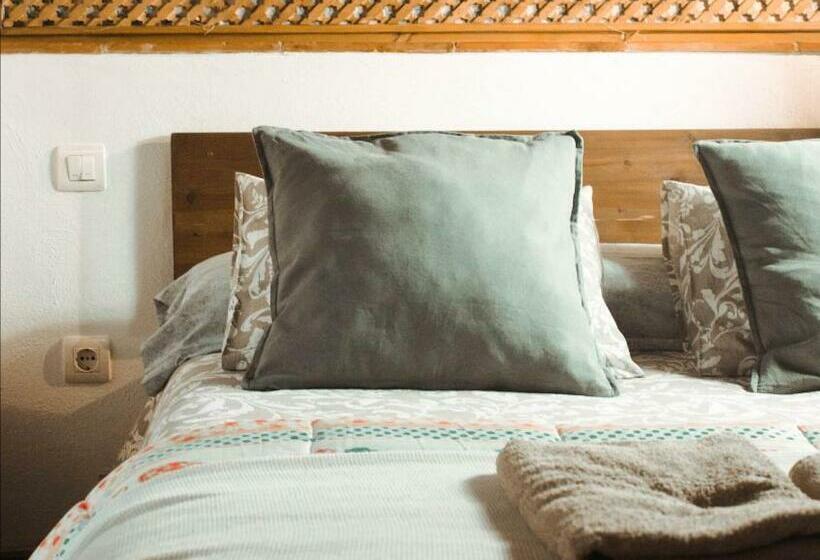 هاستل Fery & Nico