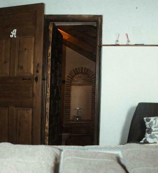 هاستل Fery & Nico