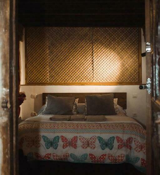 هاستل Fery & Nico