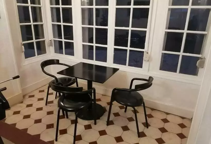 Retkeilymaja Best Price #b Le Schiste 7x Room