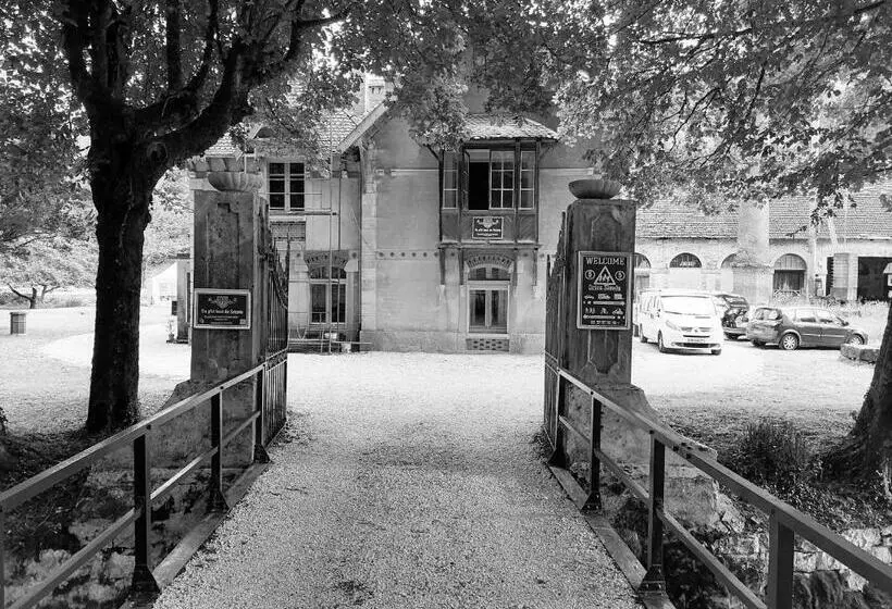 Retkeilymaja Best Price #b Le Schiste 7x Room