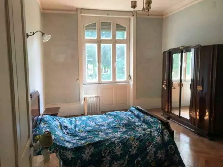 Retkeilymaja Best Price #b Le Schiste 7x Room